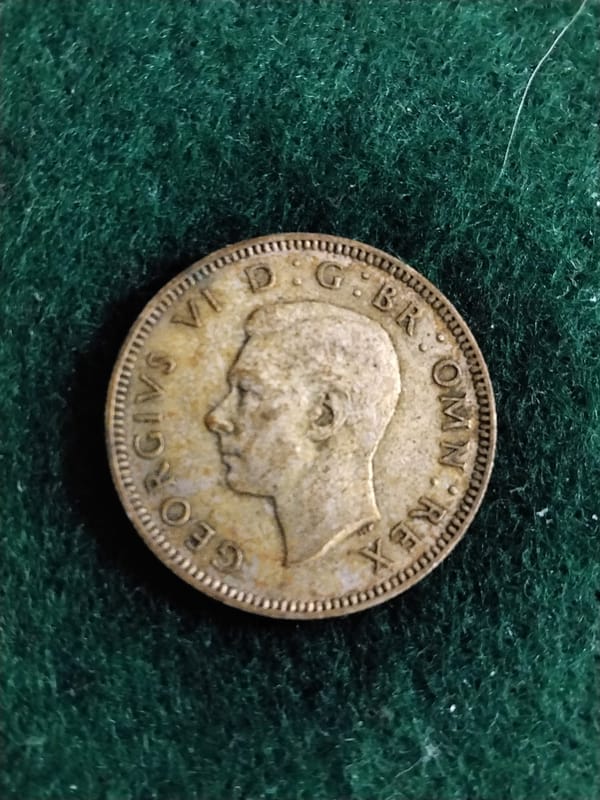 Silver 1943 WW2 UK One Shilling Scottish variant - Image 2