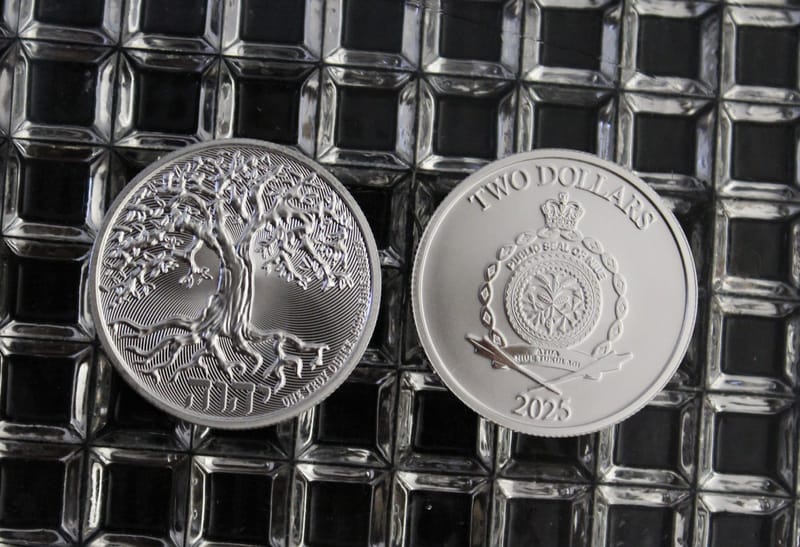 2025 Niue $2 Tree of Life - Image 1