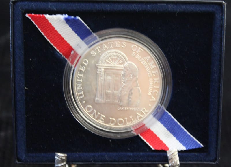 1992 D White House Silver Dollar - Image 2