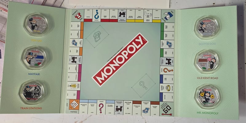 Monopoly Legends of the Board COIN SET 6x9  - Image 1
