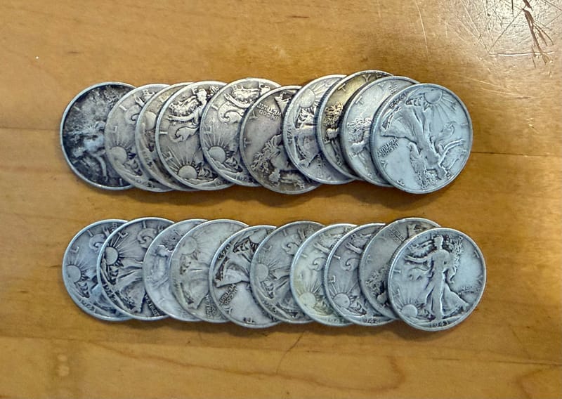 90% walking Liberty silver half dollars - Image 1