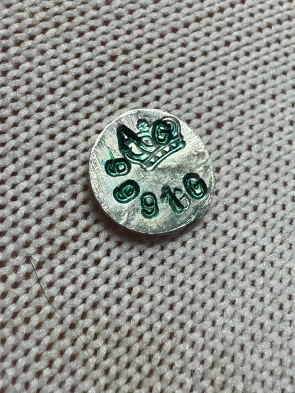 1 Gram of .999 stamped round with green lettering - Image 1