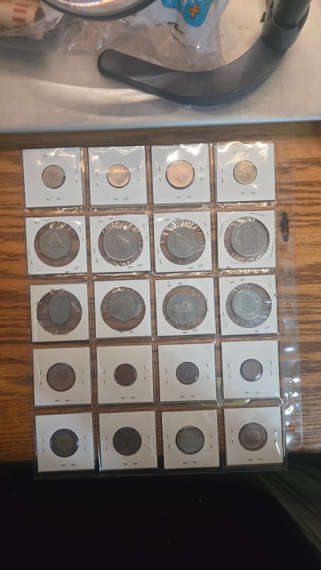 Collection of Vintage and Modern World Coins in Pr - Image 5