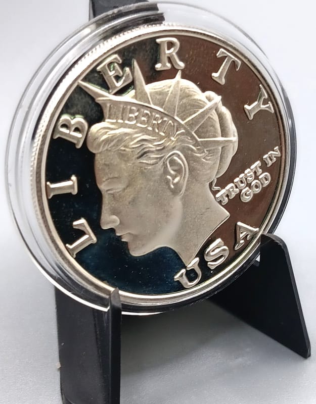2003 NORFED $10 Liberty  1 oz .999 Fine Silver - Image 1