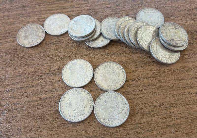 Lot of 4 random 1921 Morgan Silver Dollars - Image 2