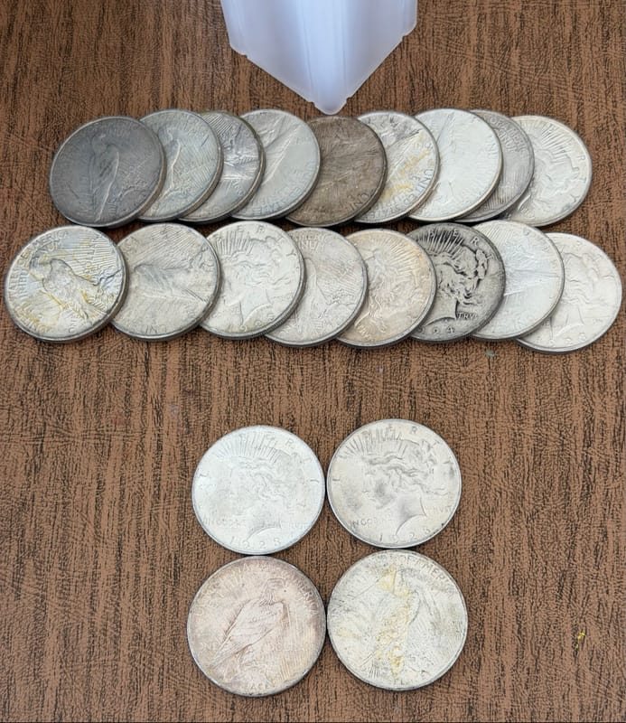 Lot of 4 Random Peace Silver Dollars 1922-1925 - Image 2