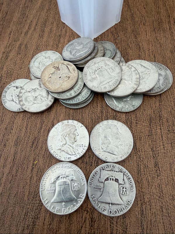 Lot of 4 random US Franklin Half Dollars .9 Silver - Image 2