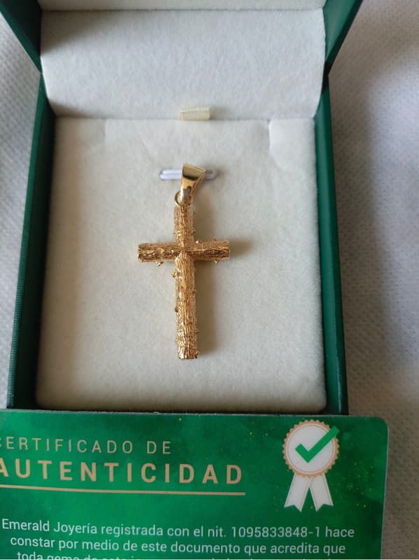 Beautiful 18K Italian Gold Cross (750) featuring n - Image 4