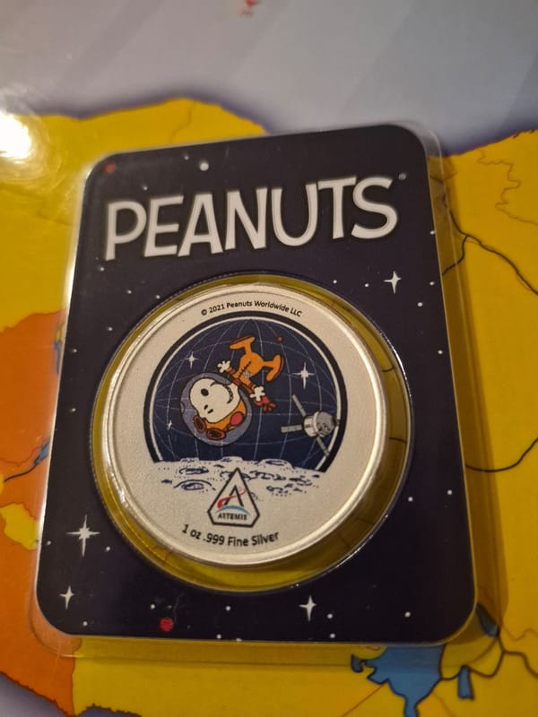 PEANUTS Artemis 1 ounce silver in sealed case. - Image 1