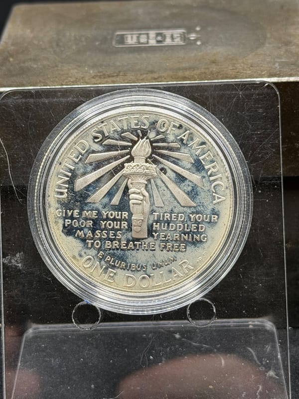 1986-S Ellis Island Commemorative in Capsule Milky - Image 2