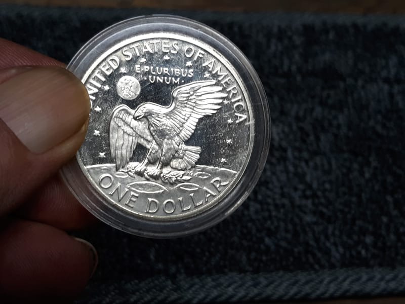 1971 "Brown Ike" 40% Silver Dollar - Capsule Only - Image 4