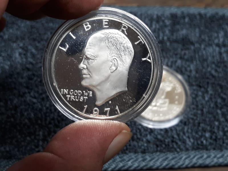 1971 "Brown Ike" 40% Silver Dollar - Capsule Only - Image 3