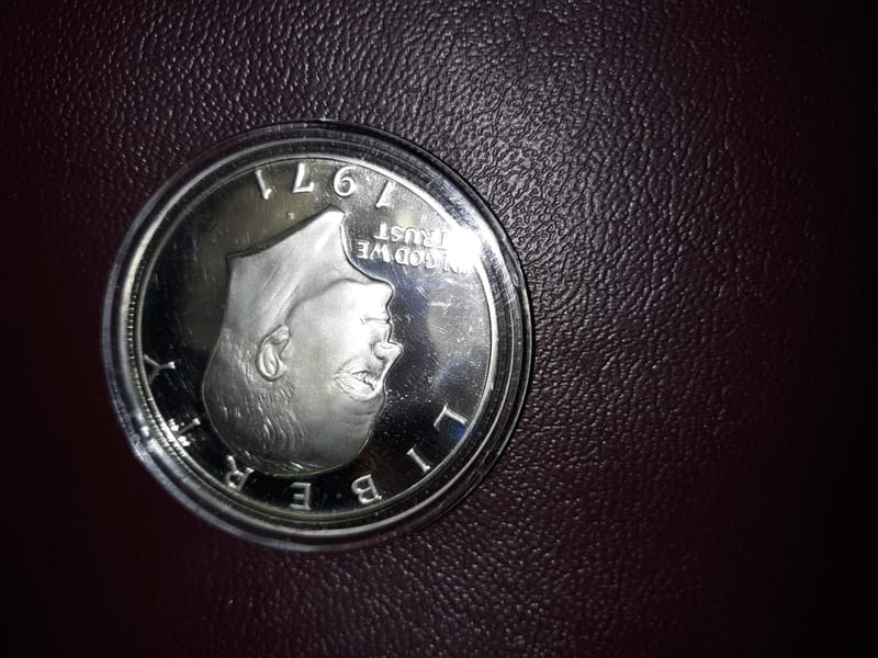1971 "Brown Ike" 40% Silver Dollar - Capsule Only - Image 5